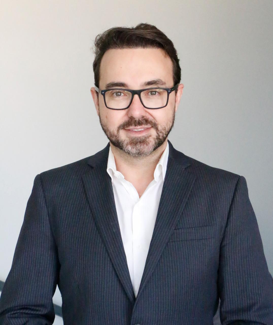 Dr. Fábio Cabar